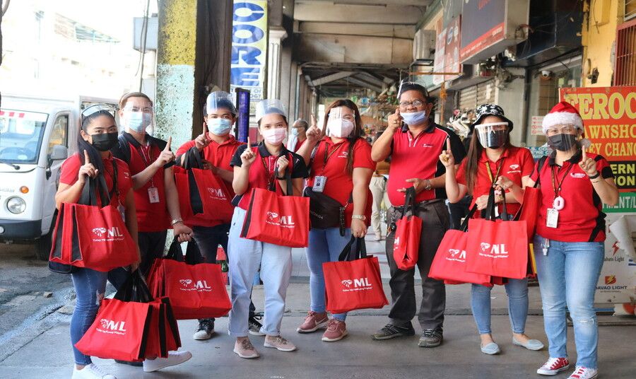 M Lhuillier Celebrates Christmas with Pamaskong Handog
