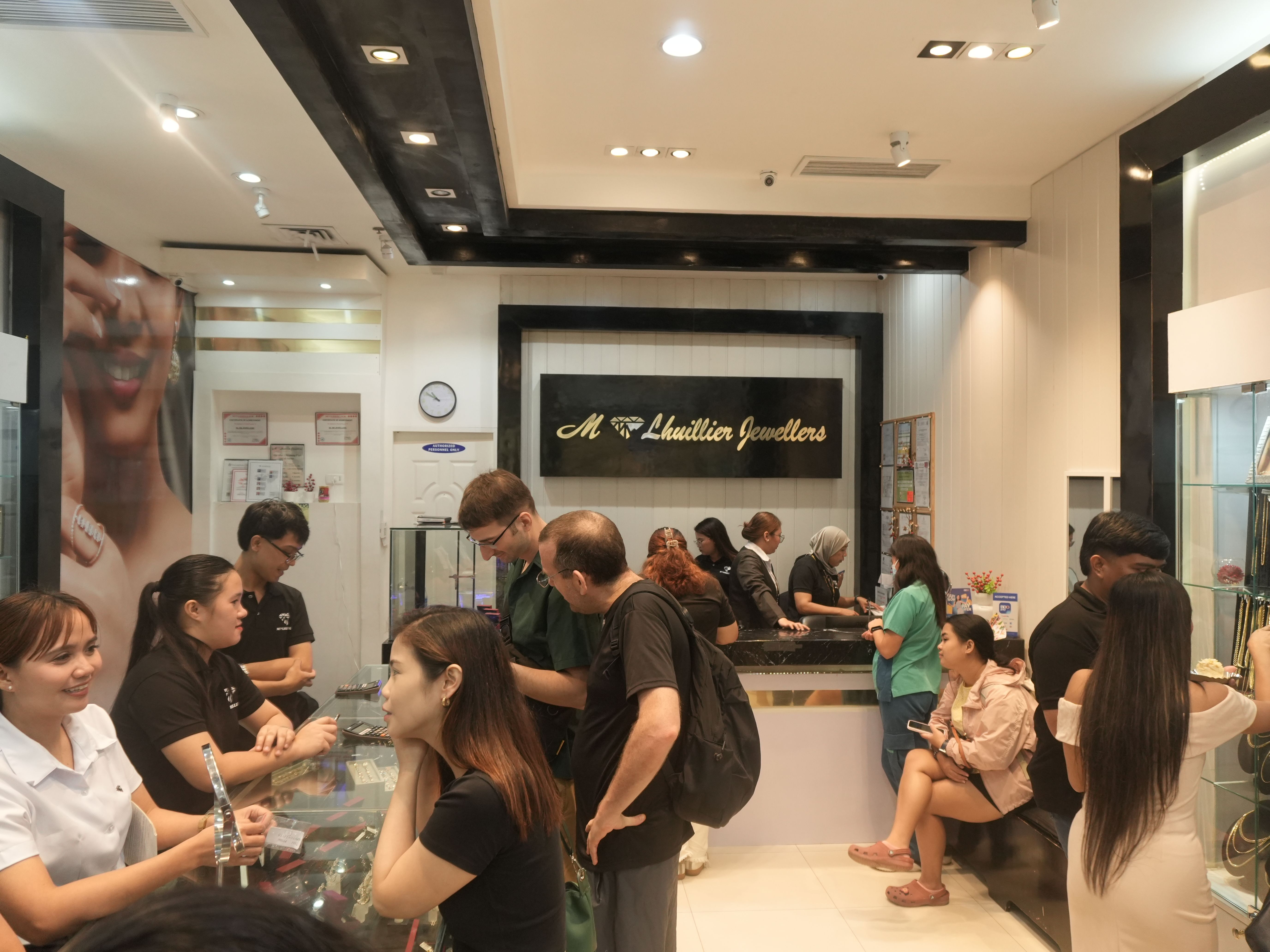 Find Timeless Gold at ML Jewellers Puerto Princesa