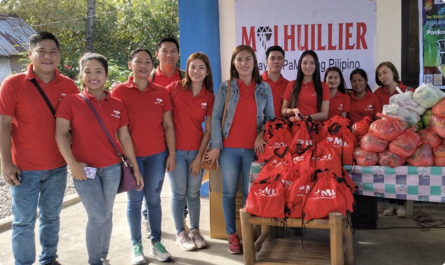 Regalo ni M Lhuillier para kay Lolo at Lola